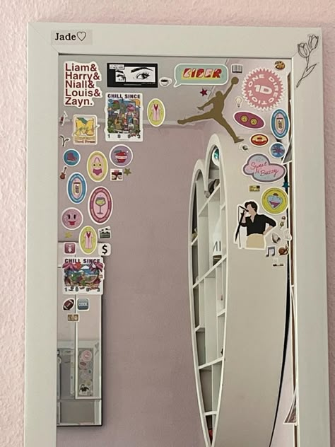 mirror art, stickers, brandy melville, pink, room aesthetic, mirror aesthetic, cider, harry styles, one direction, jordan Dorm Mirror Decorations, Mirror Selfie Decor, Sticker Mirror Ideas, Stickers On Mirror, Mirrors With Stickers, Mirror With Stickers, Stickers Mirror, Mirror Sticker Ideas, Y2k Mirror