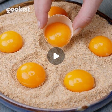 Egg Cooked In Bread, Deep Fried Egg Yolk, Panko Fried Egg Yolks, How To Fry An Egg, Deep Fried Egg, Fancy Eggs, Fried Egg Recipes, Fried Avocado, Egg Yolk Recipes