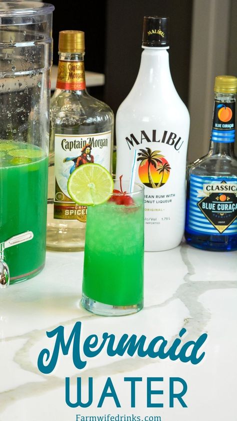 Essen, Margaritas, Captain Morgan Drinks Easy, Malibu Rum Drinks Recipes Pitcher, Green Drinks Alcohol, Green Alcoholic Drinks, Beachy Drinks, Rum Punch Drink, Party Punch Alcohol