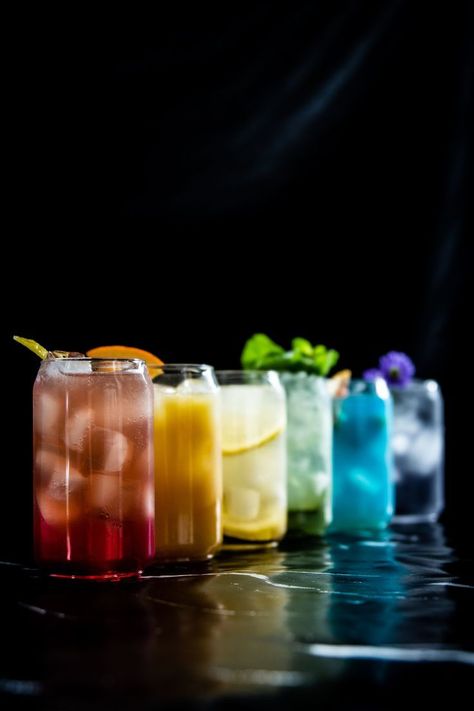 3 Series Rainbow – Easy, Colourful Cocktail Recipes. 3 Series cocktails with Liquid Culture is a recipe index with cocktails you can make with 3 ingredients or less! Finding cocktails that are tasty, quick and easy is what you will find in this section of Colourful Drinks, Italian Sodas, Rainbow Cocktail, Cold Drinks Recipes, Themed Cocktails, Pretty Cocktails, Colorful Drinks, St Patricks Day Food, Rainbow Fruit