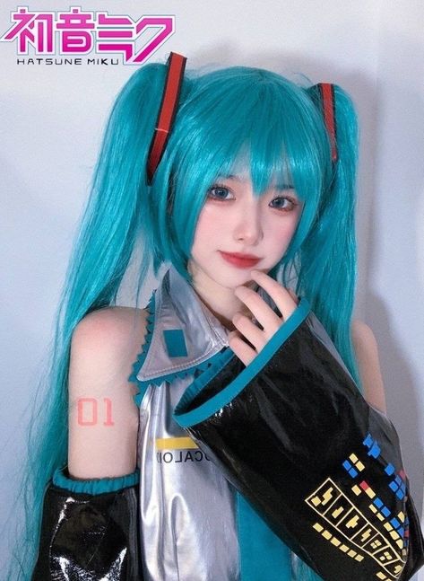 Vocaloid Cosplay, Miku Cosplay, Amazing Cosplay, Anime Costumes, Cute Cosplay, Cosplay Makeup, Japanese Outfits, Best Cosplay, Cosplay Outfits