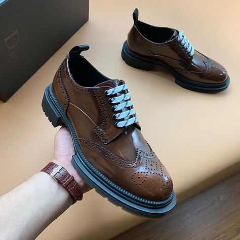 Accessories Streetwear, Best Sneakers For Men, Mens Dress Shoes Guide, Best Sandals For Men, Gents Shoes, Shoe Designs, Gentleman Shoes, Outfit Shopping, Best Shoes For Men