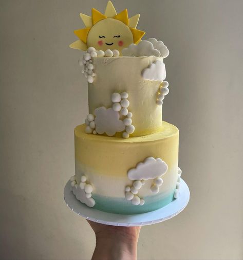 Ray Of Sunshine Cake, Baby Shower You Are My Sonshine, You Are My Sunshine First Birthday Boy, Sun Baby Shower Cake, Here Comes The Son Cake Ideas, Sunshine Cake Ideas, Sunshine Theme Cake, You Are My Son Shine Baby Shower Ideas, You Are My Sunshine Baby Shower Theme