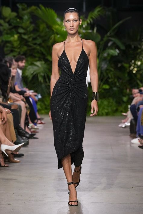 Michael Kors Fashion, Spring Summer 2023, Michael Kors Collection, Spring 2023, Bella Hadid, Summer 2023, Primavera Estate, New York Fashion Week, New York Fashion