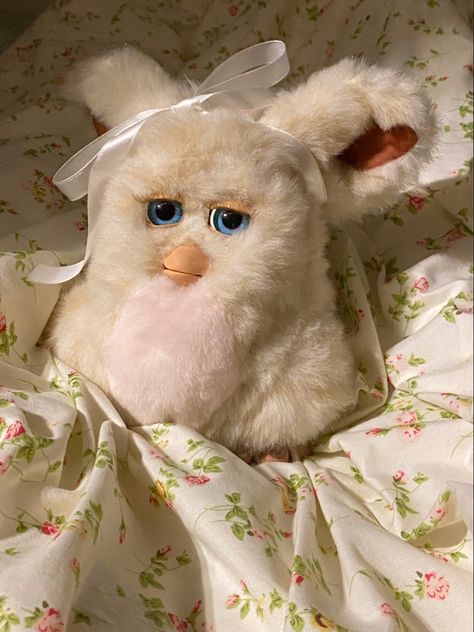 2005 Furby, Furby 2005, 2005 Aesthetic, Cursed Furby, Aesthetic Wishlist, Caramel Syrup, Look Alike, Nature Wallpaper, Vintage Toys