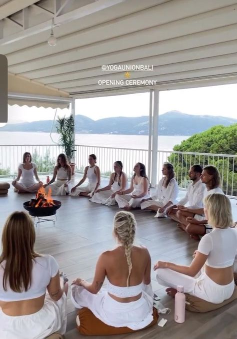 Women Retreat Aesthetic, Holistic Lifestyle Aesthetic, Airbnb Aesthetic, Holistic Retreat, Group Meditation, Sister Circle, Nyc Luxury, Meditation Outfit, Healing Retreats