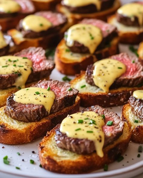 Beef Bites Appetizer, Beef Party Appetizers, Steak Canapes, Meat Dishes For Christmas, Appetizer Before Steak Dinner, Best Starters Recipes, Beef Tenderloin Christmas Dinner, Beef Starters, Elegant Christmas Dinner Menu Ideas