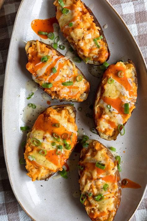 Buffalo Chicken Twice Baked Potatoes - Dash of Mandi Cheesy Ranch Potatoes, Chicken Potato Bake, Buffalo Recipe, Stuffed Baked Potatoes, Baked Buffalo Chicken, Twice Baked, Twice Baked Potatoes, Chicken Potatoes, Potato Side Dishes