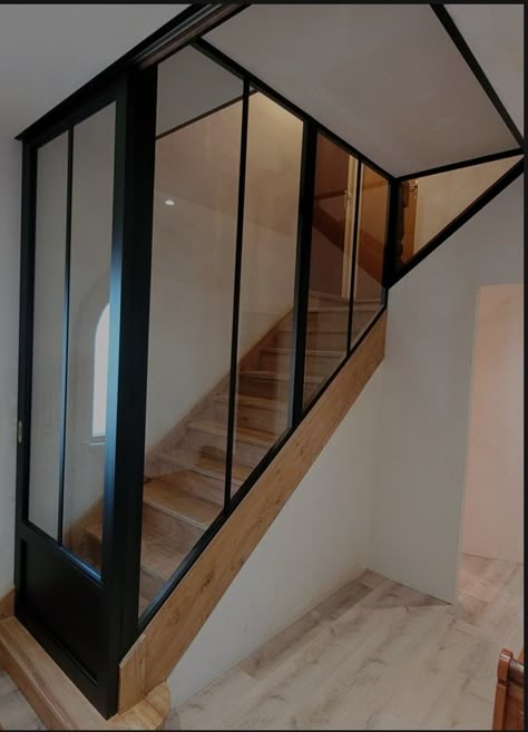 Crittal Wall Staircase, Staircase Door Ideas, Closed Staircase, Enclosed Staircase, Tiny Loft, Open Trap, Open Stairs, Staircase Design Modern, Escalier Design