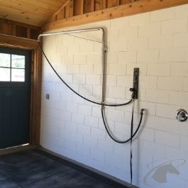 Indoor Wash Stalls For Horses, Horse Wash Bay Ideas, Wash Bays For Horses, Horse Wash Bay, Horse Wash Rack, Barn Organization Ideas, Horse Hacks, Livestock Barn, Equestrian Barns