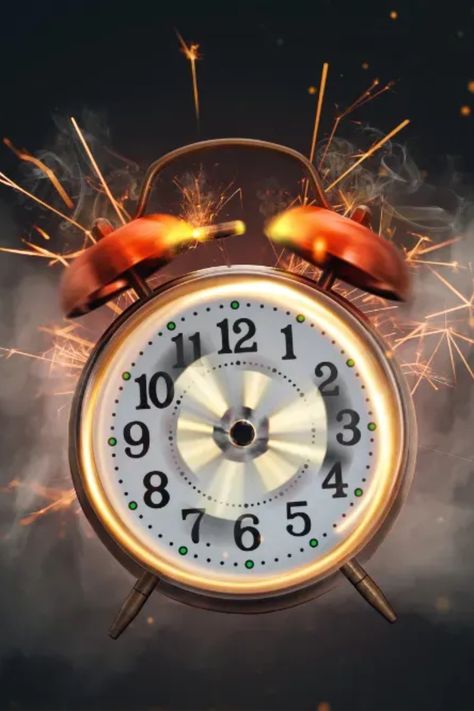 Are conventional alarm clocks not doing it for you anymore? If yes, you're not alone. In a world that's constantly on the go, a good vibes wake-up call might be the change you need. Explore the world of vibrating alarms and discover how they could become your best wake-up call yet. Sleep Inertia, Clock Sound, Ways To Wake Up, Alarm Clocks, Be The Change, Sleep Tracker, You're Not Alone, Wake Up Call, Go Off