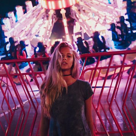 -- BRYANT ESLAVA on Instagram: “Fair nights ” Fair Pictures Ideas, Carnival Photo Shoots, Fair Pictures, Carnival Photography, Fair Photography, Tumblr Pics, Poses References, Instagram Pose, Pictures Ideas