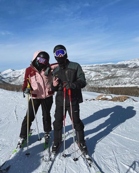 #ski #couple #mountain #top #skiing #snow #mountains #love #colorado #cold #pink #coat #jacket #cute Couples Ski Trip, Ski Trip Aesthetic, Snow Fits, Ski Pics, Beautiful Winter Pictures, Social Media Au, Ski Pictures, Skiing Aesthetic, Mountain Couple