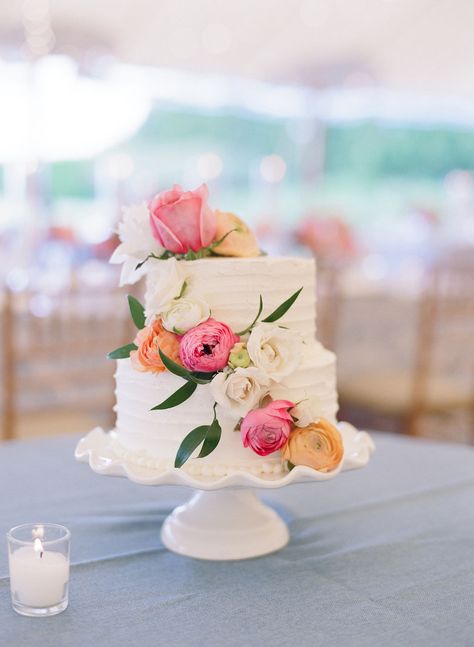 Gorgeous two tiered wedding cake with fresh flowers Floral Design: Hana Floral Design @hanafloral Photographer: Carrie Patterson https://www.carriepattersonphotography.com 2 Tier White Wedding Cake With Flowers, Floral Cakes Wedding, 2 Tiered Cake With Flowers, Wedding Cake Flowers 2 Tier, One Tier Floral Wedding Cake, Small Wedding Cakes With Flowers, Floral Two Tier Cake, Wedding Cake With Fake Flowers, Flower Cake 2 Tier