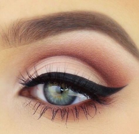 Gorgeous eye makeup Pink Smokey Eye, Perfect Cat Eye, Best Wedding Makeup, Makeup For Blondes, Beauty Make-up, Makijaż Smokey Eye, Makeup Guide, Pink Eyeshadow, Matte Eyeshadow