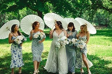 Chinese Umbrella Wedding, White Umbrella Wedding, Paper Umbrella Wedding, Crafts For Wedding, Bridal Party Decor, Umbrella Diy, Japanese Parasol, Bridesmaids Photo, Umbrella Craft