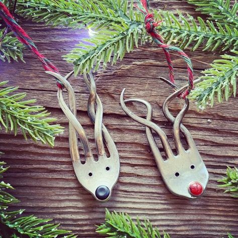 Silverware Crafts, Silverware Art, Reindeer Ornament, Reindeer Ornaments, Garden Architecture, Junk Art, Holiday Crafts Christmas, Design Garden, Christmas Ornament Crafts