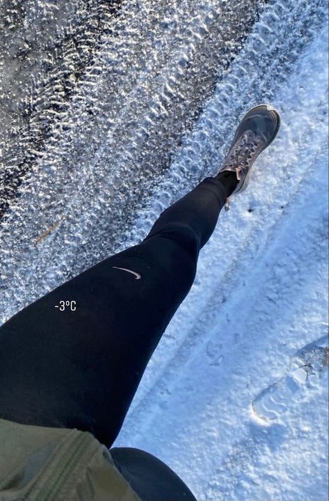 Moosgaard Twins, Winter Running Outfit, Amalie Moosgaard, Vision Bored, Fitness Vision Board, Crossfit Workout, Winter Running, Sports Aesthetic, Runner Girl