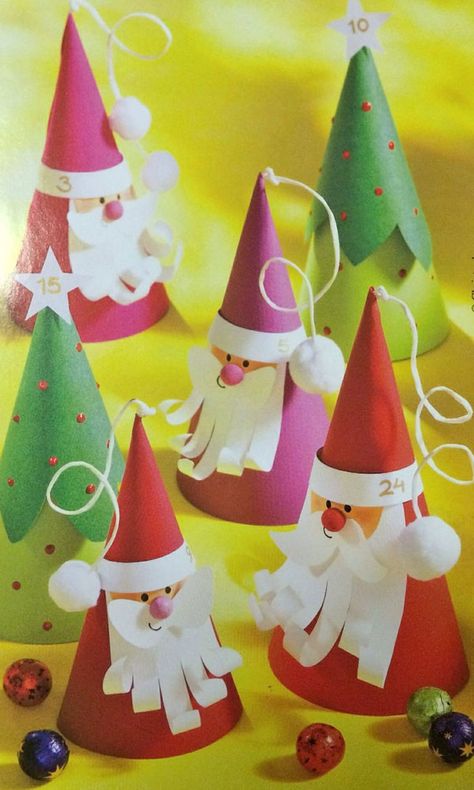 Santa Kids Crafts, Paper Christmas Trees, Santa Claus Crafts, Crafts To Try, Classroom Christmas, Paper Christmas Decorations, Santa Crafts, Christmas Crafts For Kids To Make, 2023 Trends