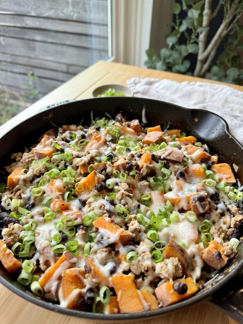 Ground Turkey Sweet Potato Skillet Ground Turkey Sweet Potato Taco Skillet, Sweet Potato And Ground Turkey Skillet, Sweet Potato Turkey Skillet, Sweet Potato With Ground Turkey, Sweet Potato Mexican Skillet, Dinner Recipes Veggies, Fall Healthy Lunch, Sweet Potato Turkey Bowl, Ground Turkey Black Beans Corn