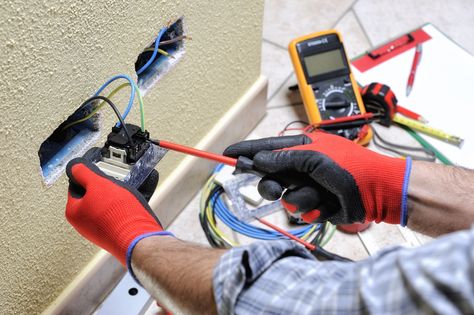 The importance of thoroughly troubleshooting electrical problems — RenovationFind Blog Video Banner, Electrician Work, Dinner Party Planning, Electrician Services, Electrical Services, Plumbing Emergency, Dining Room Contemporary, Roofing Company, Fire Alarm System