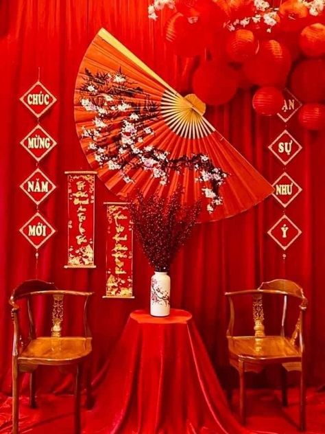 Facebook Chinese New Year 2024 Decoration, Tet Holiday Background, Imlek Decoration, Chinese Backdrop, Chinese New Year Facts, Chinese Photoshoot, Chinese Theme Parties, Anthropologie Window Display, Tet Decoration