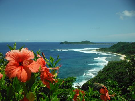 A view of Aunuu Island from a scenic point in the village of Tula, Eastern side of American Samoa.  (Leatutufu) Samoa Aesthetic, Islander Aesthetic, Natural Wonders Of The World, Island Aesthetic, Cai Sălbatici, Aesthetic View, Island Photography, American Samoa, Scenic View