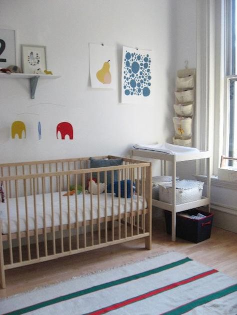 Nadja Mueller via remodelista Ikea Sniglar Crib, Nursery On A Budget, Modern Baby Nursery, Modern Baby Room, Baby Room Pictures, Ideas Habitaciones, Ikea Nursery, Chic Nursery, Stylish Nursery