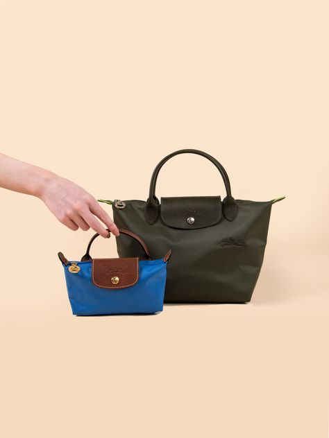 Longchamp Le Pliage Green Tote Bag & Cobalt Pouch Le Pliage Outfit, Longchamp Aesthetic, Longchamp Le Pliage Green, Longchamp Bag, Green Tote Bag, Green Tote, Womens Summer Shoes, Personal Shopper, French Fashion