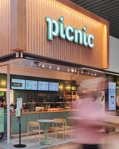 Picnic | Kuudes - a creative business design company Food Court Design, Casual Restaurant, Fast Casual Restaurant, Cafe Concept, Typographic Logo Design, Casual Restaurants, Restaurant Signs, Consumer Insights, Fast Casual