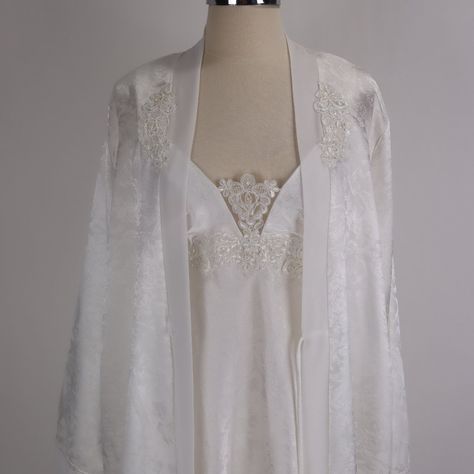 Linea Donatella Bridal Lace/Pearl/Sequin Nightgown W/Matching Robe New Without Tags - Excellent Condition Size: Tag States Small (But It Runs A Little Big - Fits More Like A S/M). Please See Measurements Nightgown Chest- 18 Inches Across Waist- 16 Inches Across Hips- 22 Inches Across Length- 36 Inches Robe Chest- 19 Inches Across (Closed) Length- 38 Inches Material: Polyester/Spandex. Inner Tie - Belt Attached. Adjustable Nightgown Straps. Please Ask All Questions Before Buying. Vintage Bridal Robe, Long White Nightgown, Tudor Nightgown, 18th Century Nightgown, 1800s Nightgown, Medieval Nightgown, Fantasy Nightgown, Nightgown Romantic, Tudor Gown