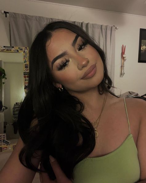 Makeup Looks No Eyeshadow, Natural Makeup Looks For Quince, Quince Simple Makeup, High School Graduation Makeup, Quinceañera Makeup Ideas, Latina Make Up, Latina Baddie Makeup, Ig Baddie Makeup, Makeup Full Face