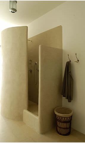 Cob home shower.. gorgeous.. love the smooth curves Drømme Bad, Cob Building, Straw Bale House, Earthship Home, Concrete Bathroom, Adobe House, Cob House, Earth Homes, Natural Building