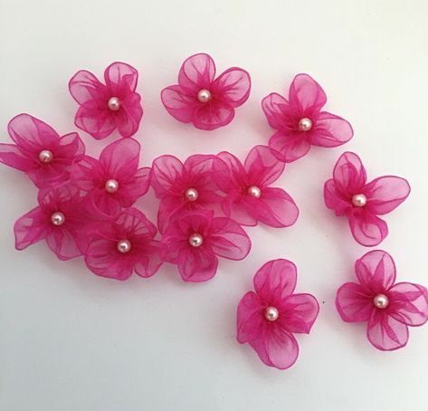 ribbon flowers embroidery Organza Flowers Diy, Tule Flowers, Organdy Fabric, Dress Design Ideas, Embroidery Shirts, Ribbon Flowers Diy, Zipper Crafts, Chiffon Ribbon, Handmade Flowers Fabric