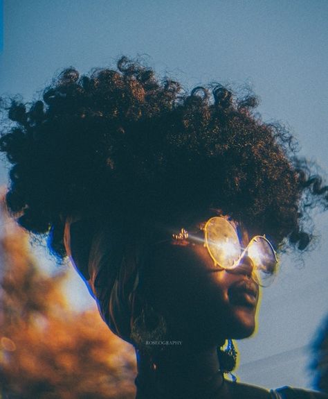 Feminine Gaze, Afropunk Fashion, Black Witchcraft, Afro Hair, Girl Inspiration, Dark Skin Women, Mountain Top, Curly Girl, Afro Hairstyles