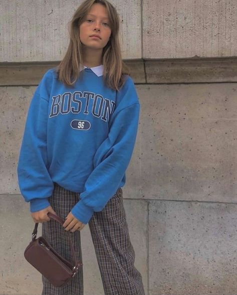 Cute Outfits With Collared Shirts, Crew Neck Over Collared Shirt, Boston Sweatshirt Outfit, Pullover With Collared Shirt, Crew Neck Sweatshirt With Collar Shirt, Crew Neck With Collard Shirt, Collared Sweatshirt Outfit, Sweatshirt Over Collared Shirt, Crew Neck And Collared Shirt