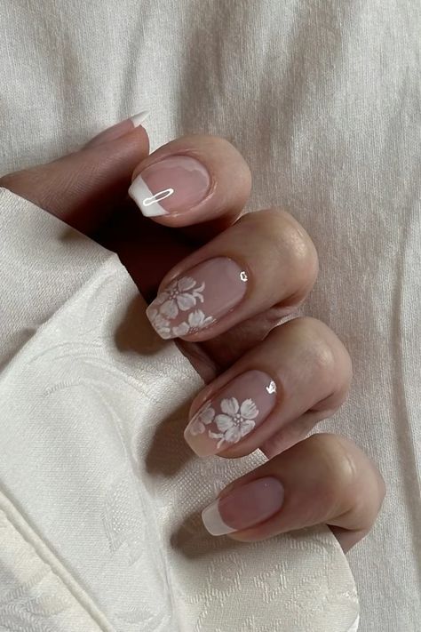 Cute Floral Nail Designs, Wedding Nails For Bride Floral, White Aesthetic Nails Acrylic, March Nails Ideas Simple, Soft Nails Aesthetic, Nail Inspo Classy, French Tip Nails With Flowers, Natural Nails Designs, White Floral Nails