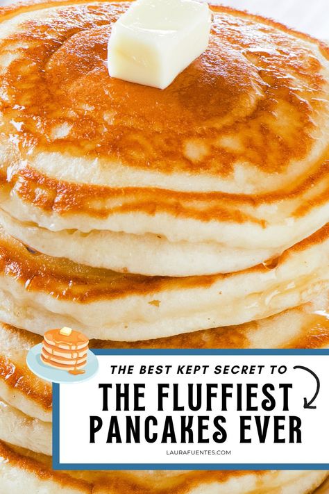 A stack of fluffy pancakes with butter on top Best Fluffy Pancakes, Fluffy Pancakes Recipe, Fluffiest Pancakes, Homemade Pancakes Fluffy, Easy Homemade Pancakes, Pancake Mix Recipe, Light And Fluffy Pancakes, Chocolate Roll Cake, Fluffy Pancake Recipe