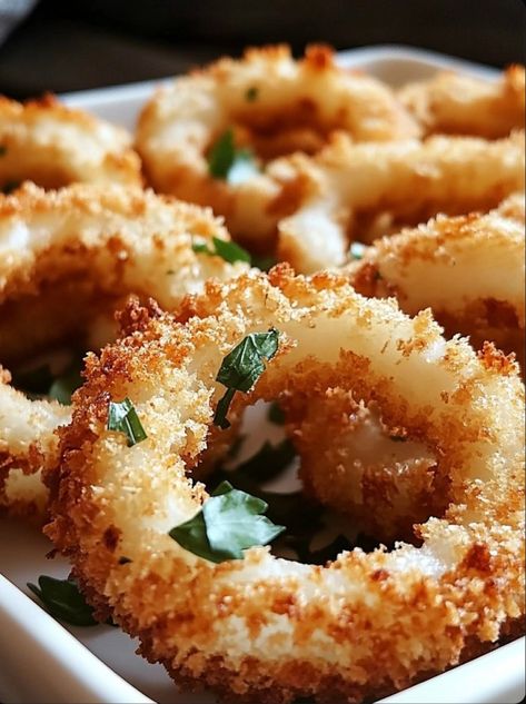 Baked Mozzarella Onion Rings Baked Mozzarella Onion Rings, Cheese Rings Recipe, Mozzarella Onion Rings, Mini Blooming Onion Recipe, Mozzarella Onion Rings Recipe, Red Robin Onion Rings, Onion Rings Baked, Baked Mozzarella, Blooming Onion Recipes