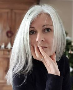 Natural White Hair, Grey Hair Journey, Grey Hair Looks, Silver White Hair, Grey White Hair, Gorgeous Gray Hair, Hair Color Unique, Beautiful Gray Hair, Grey Hair Styles For Women