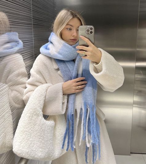 Liza Rudkevich, Vinter Mode Outfits, Cold Outfit, Winter Outfits Aesthetic, Winter Evening, Woman Outfit, Snow Girl, Winter Styles, Winter 23