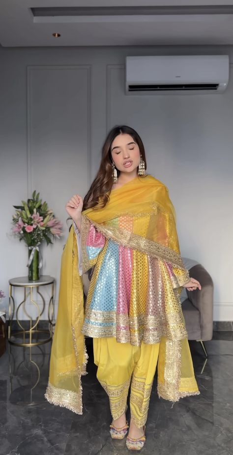 Haldi Dress, Fancy Attire, Patiala Suit Designs, Haldi Outfits, Haldi Outfit, Function Dresses, Trendy Outfits Indian, Lehenga Designs Simple, Pakistani Fancy Dresses