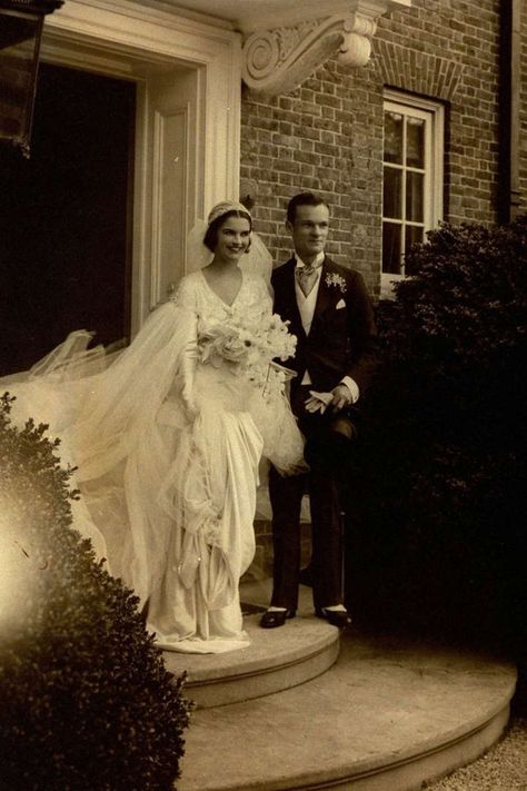 The Kennedys, Antique Wedding Gown, 1930s Wedding Dress, Old Fashioned Wedding, Antique Wedding Dresses, Vintage Inspired Wedding Gown, 1930s Wedding, Bridal Dresses Vintage, Vintage Bridesmaids