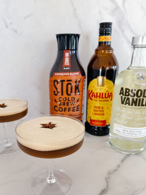 Cold Brew Espresso Martini (No Espresso Machine Needed) Virgin Espresso Martini Recipe, Bulk Espresso Martini, Frothy Espresso Martini, Espresso Martini Pitcher Recipe, Cold Brew Alcohol Drinks, Easy Expresso Martinis, Espresso Martini Cold Brew, Eapreaao Martini, Espresso Martini Recipe With Cold Brew