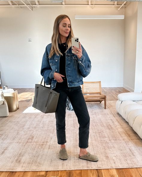 Boston Clogs Outfit, Birkenstock Boston Outfit, Clog Outfit, Boston Outfits, Trendy Mom Outfits, Birkenstock Outfit, Clogs Outfit, Jean Jacket Outfits, Denim Jacket Outfit