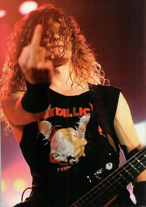 Jason Newsted 80s, Metallica 80s, Hard Rock Aesthetic, Jason Newsted Metallica, Metallica Art, Jason Newsted, Cliff Burton, Robert Trujillo, Heavy Metal Rock