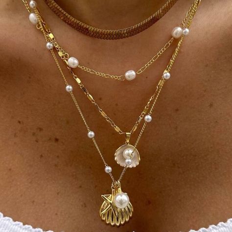 Gold And Pearl 4 Piece Seaside Necklace Set Gold Jewerly Necklace, Greek Goddess Gold Jewelry, Pearl Necklace Mermaid, Gold Jewelry Pirate, 21k Gold Necklace, Cute Jewelry Combos, Aethstetic Jewellery, Beach Gold Jewelry, Cute Gold Jewelry Aesthetic