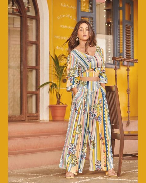 Haldi Outfits, Stylish Kurtis Design, Indian Fashion Trends, Girls Dresses Sewing, Hina Khan, Velvet Dress Designs, Elegant Cocktail Dress, Cute Outfits With Jeans, Dinner Dress Classy