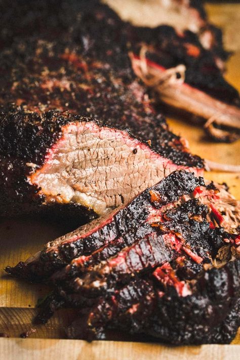 Texas Style Smoked Brisket (Simple is Best!) Best Smoked Brisket Recipe, Texas Smoked Brisket, Smoked Beef Brisket Recipes, Grilled Brisket, Smoker Recipes Electric, Electric Smoker Recipes, Texas Brisket, Brisket Recipes Smoked, Steven Raichlen