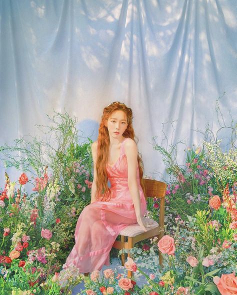 Pre Debut Photoshoot, Korean Photoshoot, Debut Photoshoot, Fairy Photoshoot, Wow Photo, Pose Model, Spring Photoshoot, Flower Photoshoot, Concept Photography